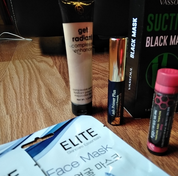 Makeup bundle - Picture 2 of 7